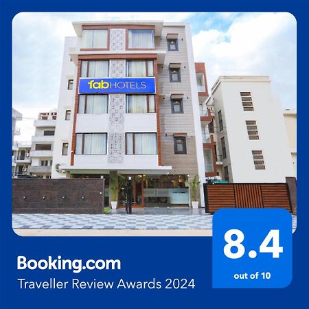 Fabhotel Golf Inn Golf Course Road グルガウン エクステリア 写真