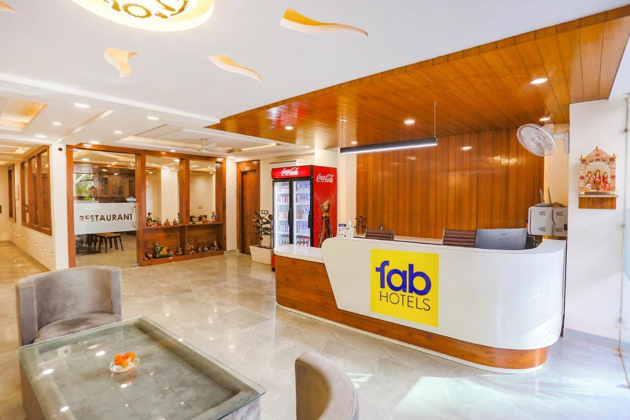 Fabhotel Golf Inn Golf Course Road グルガウン エクステリア 写真